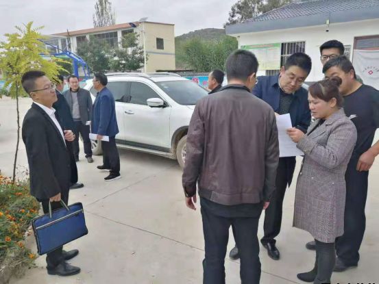 平?jīng)鲢垂鹃_(kāi)展“踐行初心使命，助推脫貧攻堅”主題黨日活動(dòng)(圖3)